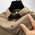 Imagem da Camisa Polo Simon da Oron Store em fundo branco. Modelo masculino de verão 2025, disponível nas cores azul, preto, verde e bege, com gola clássica e mangas curtas. Confeccionada em tecido leve de algodão e poliéster, ideal para adultos que valorizam conforto e elegância. Roupa casual masculina moderna, com caimento ajustado e toque suave.