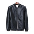 Jaqueta Masculina Bomber Eclipse em fundo branco, modelo exibido nas cores preto, azul e bege. Jaqueta de inverno 2025 com estilo moderno e urbano, confeccionada em tecido de alta resistência. Possui bolsos frontais, mangas longas e corte bomber, ideal para os dias frios. Roupa de frio masculina confortável e sofisticada, disponível nos tamanhos P ao G2.