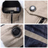 Jaqueta Masculina Inverno Fiorinni da Oron Store em fundo branco. Casaco estilo bomber confeccionado em poliéster, com mangas longas, bolsos frontais e capuz funcional. Disponível nas cores branco, verde, vermelho, preto e azul, nos tamanhos P ao G1. Jaqueta masculina confortável e moderna, ideal para dias frios e para compor looks casuais na moda inverno 2025.