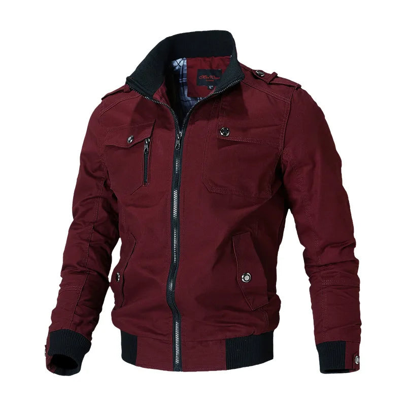 Jaqueta Masculina Inverno Fiorinni da Oron Store em fundo branco. Casaco estilo bomber confeccionado em poliéster, com mangas longas, bolsos frontais e capuz funcional. Disponível nas cores branco, verde, vermelho, preto e azul, nos tamanhos P ao G1. Jaqueta masculina confortável e moderna, ideal para dias frios e para compor looks casuais na moda inverno 2025.